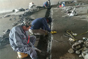 榆林铁路框架桥伸缩缝堵漏